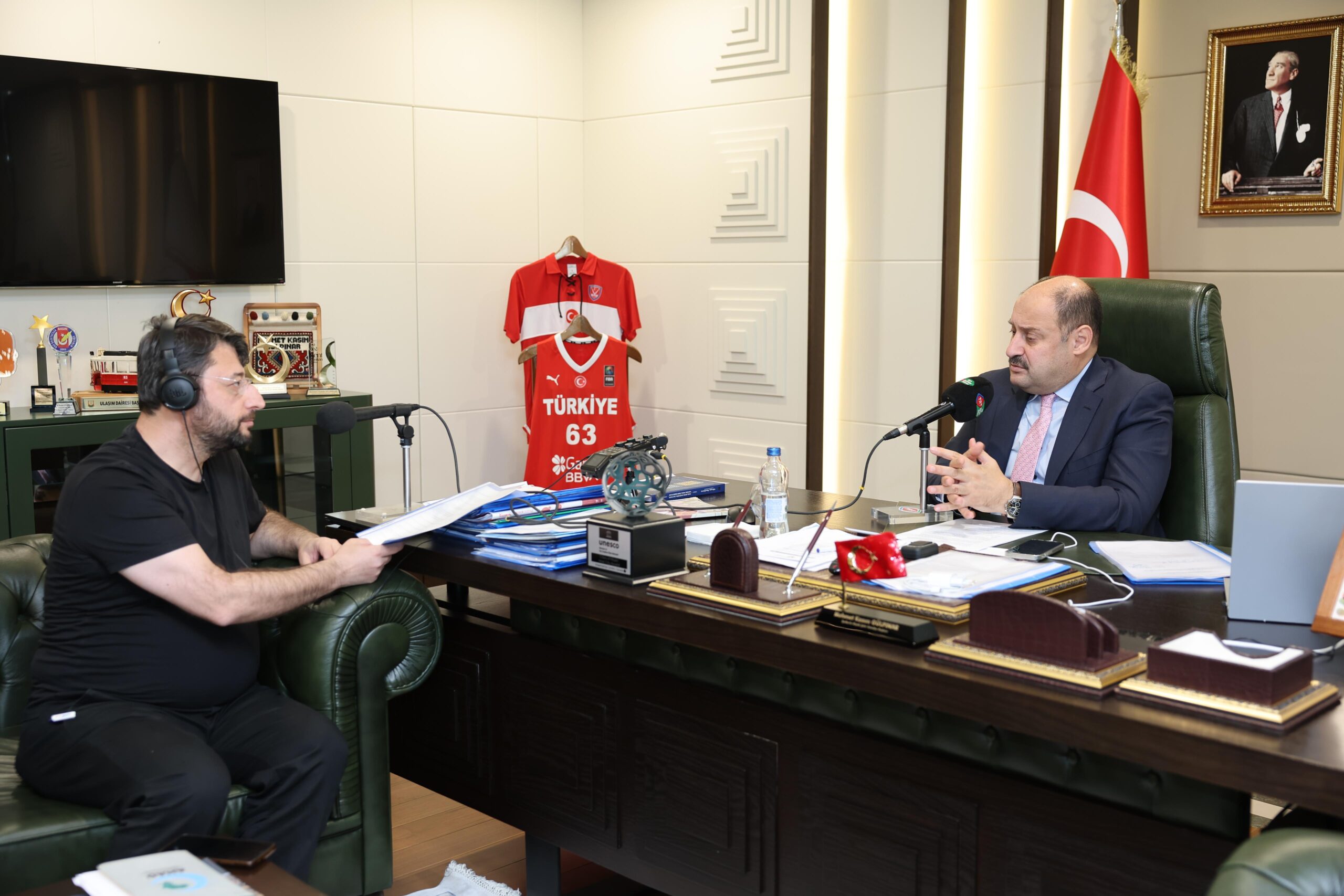 Şanlıurfa Büyükşehir Belediye Başkanı Mehmet Kasım Gülpınar, TRT Radyo 1’de