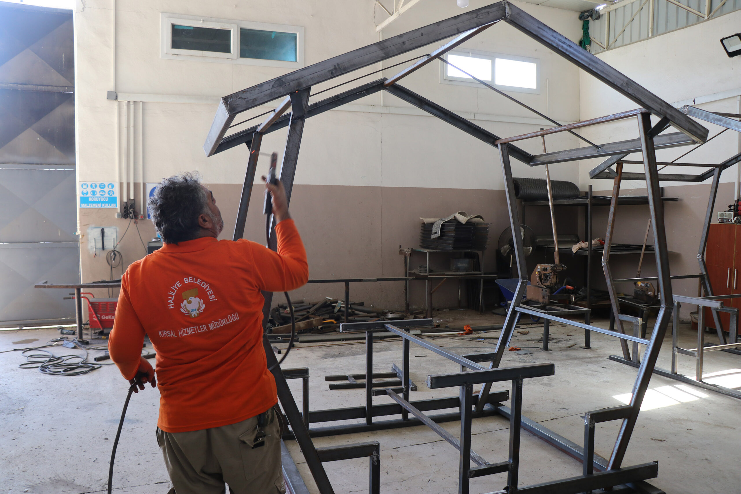 Haliliye Belediye Başkanı Mehmet Canpolat’ın talimatlarıyla çalışmalarını sürdüren Kırsal Hizmetler