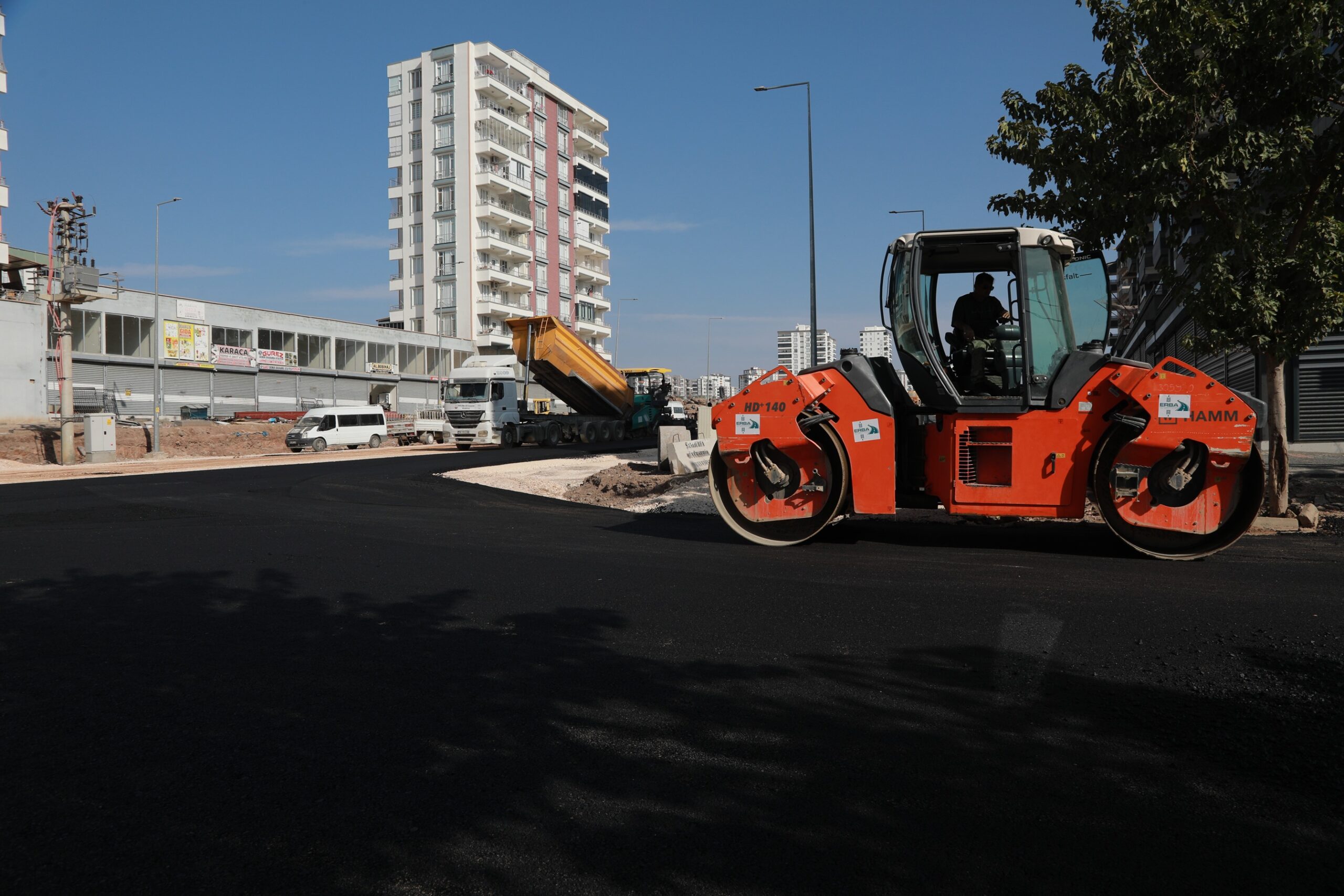 Şanlıurfa Büyükşehir Belediyesi tarafından yapımı devam eden Siverek Çevre Yolu