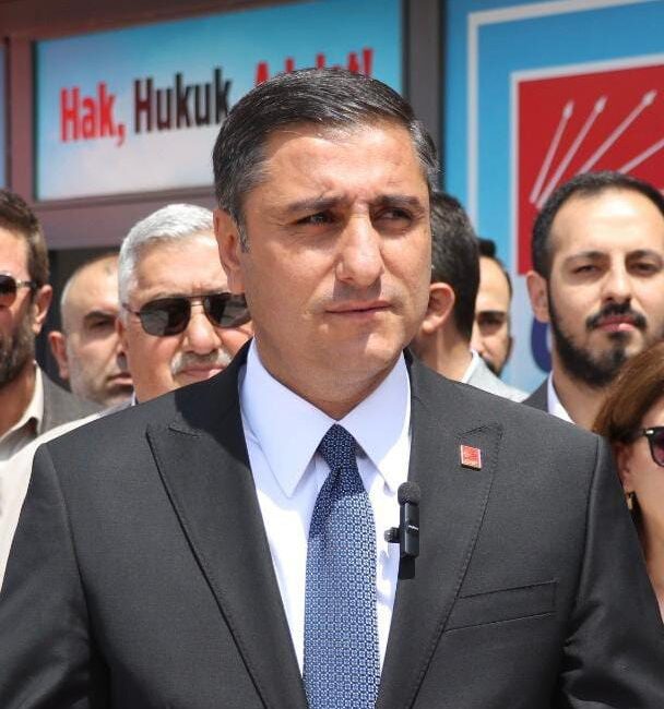 Cumhuriyet Halk Partisi (CHP) Şanlıurfa İl Başkanı Ferhat Karadağ, yeni